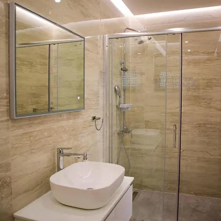 Vila Sunset Serenity Villa With Pool, Gym And Sauna - Six Bedroom Villa With Pool