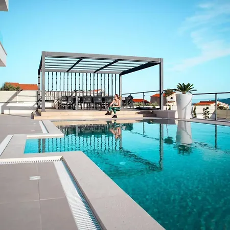 Vila Sunset Serenity Villa With Pool, Gym And Sauna - Six Bedroom Villa With Pool *