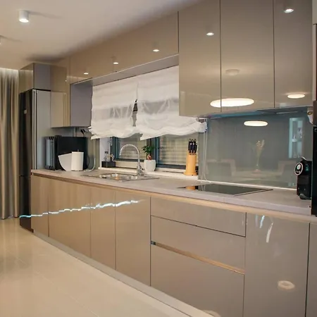 Sunset Serenity Villa With Pool, Gym And Sauna - Six Bedroom Villa With Pool Vila