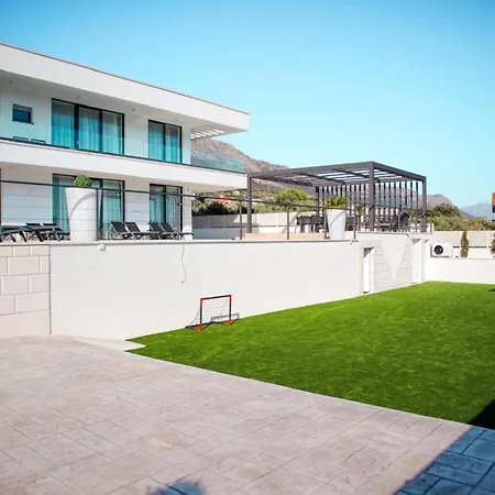 Sunset Serenity Villa With Pool, Gym And Sauna - Six Bedroom Villa With Pool Kaštela