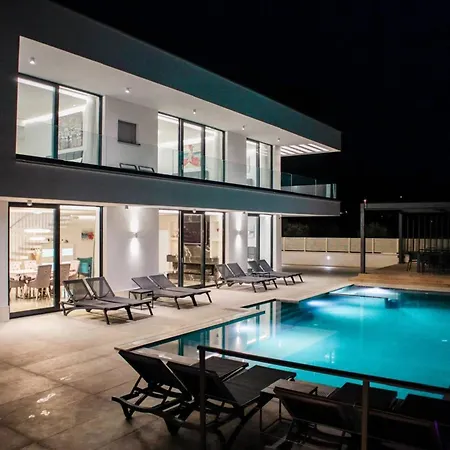 Sunset Serenity Villa With Pool, Gym And Sauna - Six Bedroom Villa With Pool * Kaštela